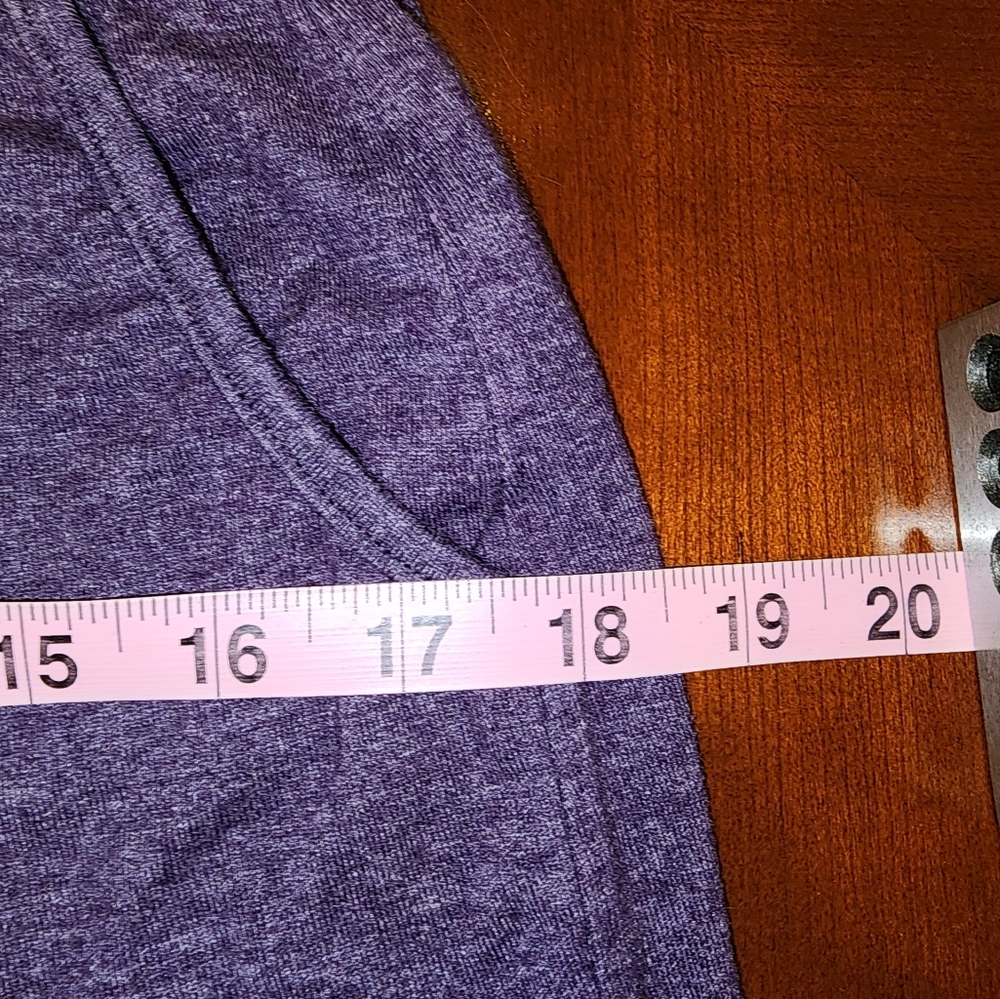 runDisney Champion capri sweat pants, M, Tinker Bell, "Powered by Pixie Dist" - Picture 4 of 5